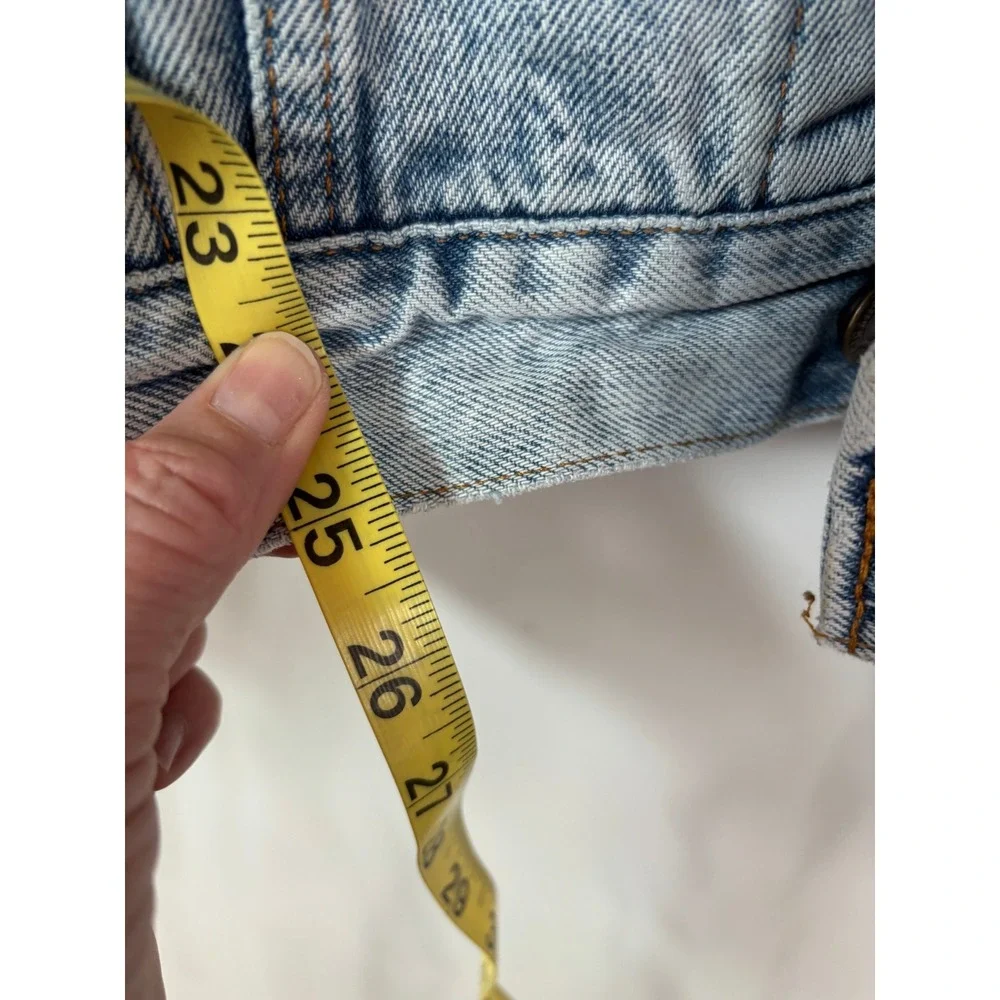 Vintage Levis 70507-0219 Denim Trucker Jacket Made in USA Light Wash Large
